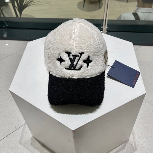 ?✨AUTHENTIC✨?Louis Vuitton hat main image 5